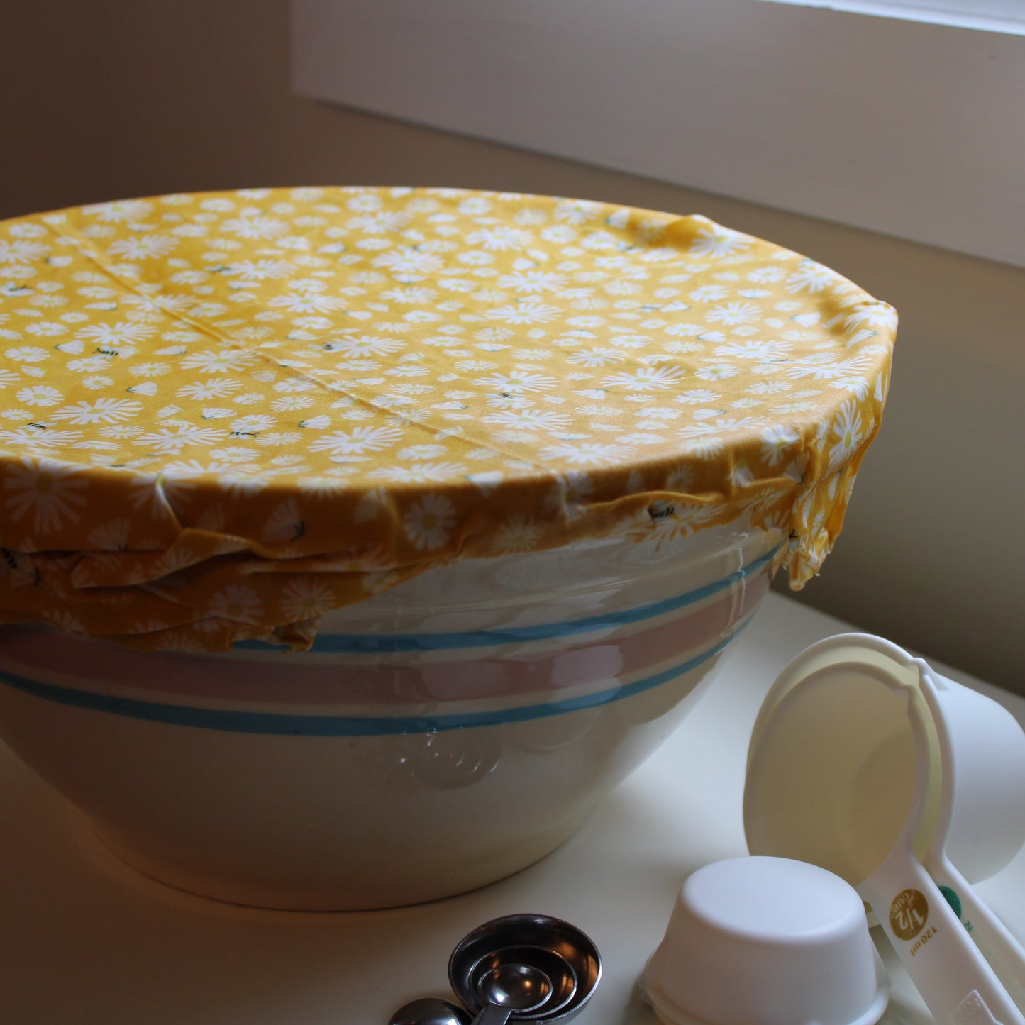 XXL Sour Dough Bread Wrap / Casserole Cover -  "Bee Damask"