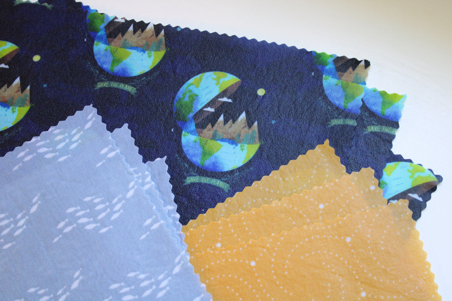 We created a set with patterns that represent the earth, sun and sea. 