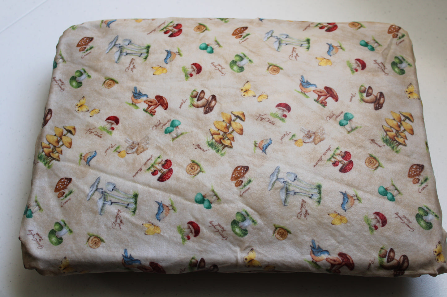 XXL Sour Dough Bread Wrap / Casserole Cover -  "Mushroom Menagerie"